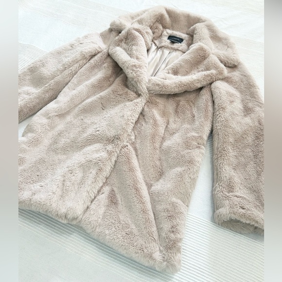 Le Chateau Plush Teddy Faux Fur Coat - Picture 5 of 14